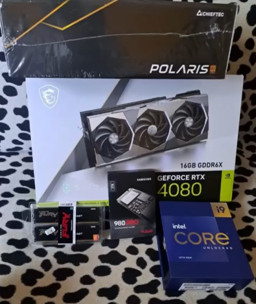 Plik:Części do komputera.png